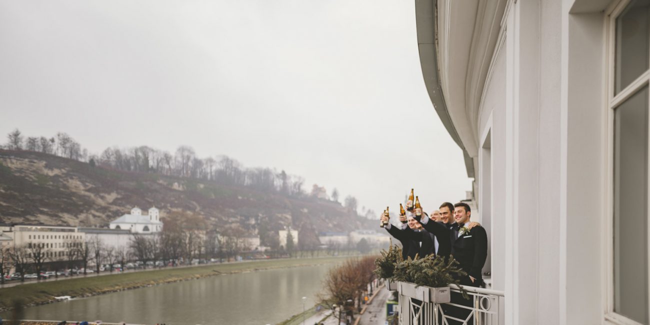 Winterhochzeit von Alma & Matthew im Hotel Sacher in Salzburg / St. Peters Keller