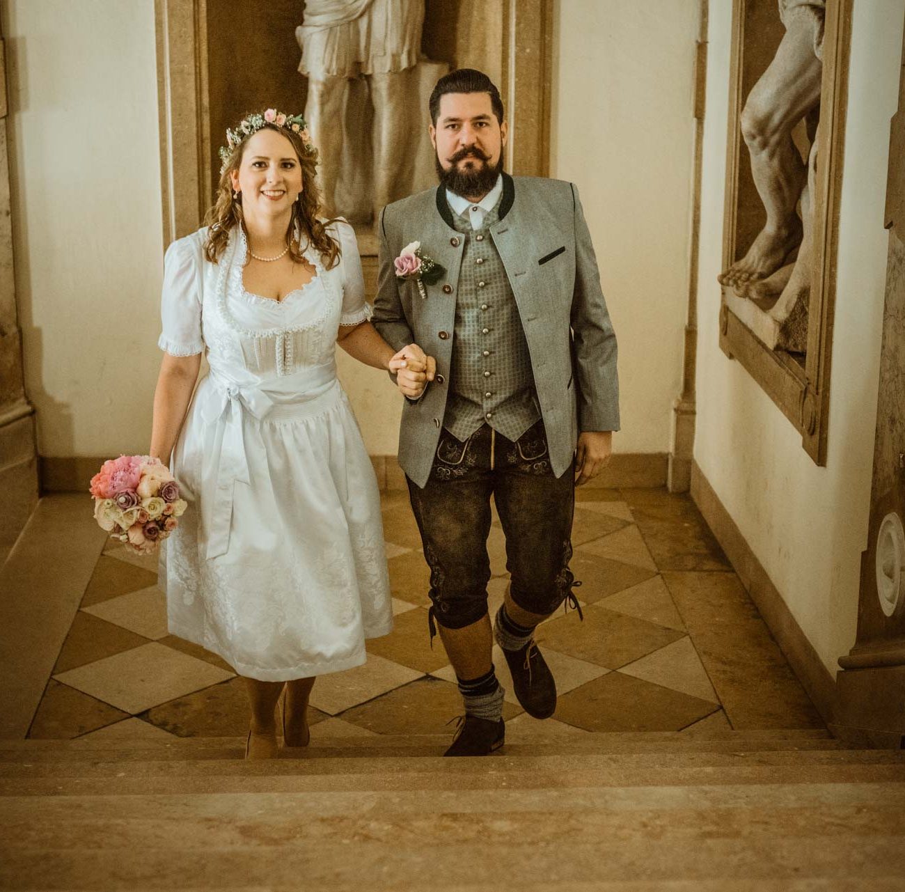 Hochzeit von Sarah und Simon im Schloss Mirabell in Salzburg