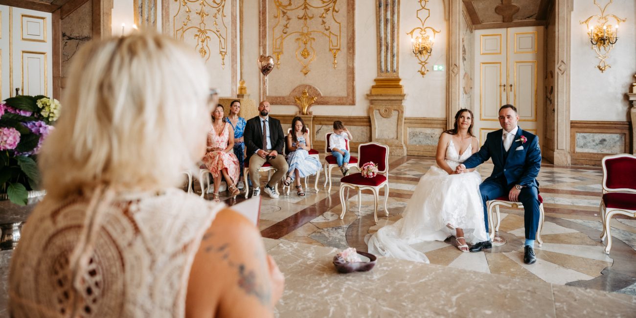 Hochzeit von Insa und Alexander aus Würzburg im Marmorsaal vom Schloss Mirabell in Salzburg