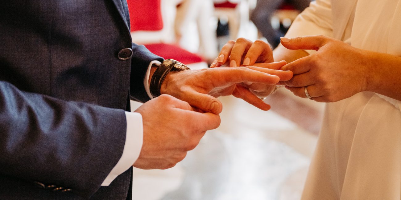 Hochzeit von Charles und Jana im Marmorsaal vom Schloss Mirabell in Salzburg