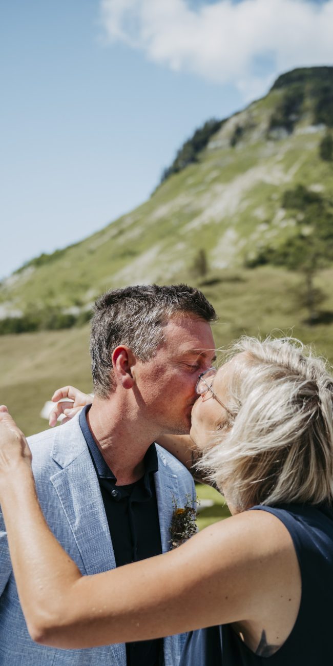 Nicole und Markus feiern ihre freie Trauung auf der Genneralm in Hintersee am 22. Juli 2024. Ein Tag voller Liebe, Natur und unvergesslicher Momente.