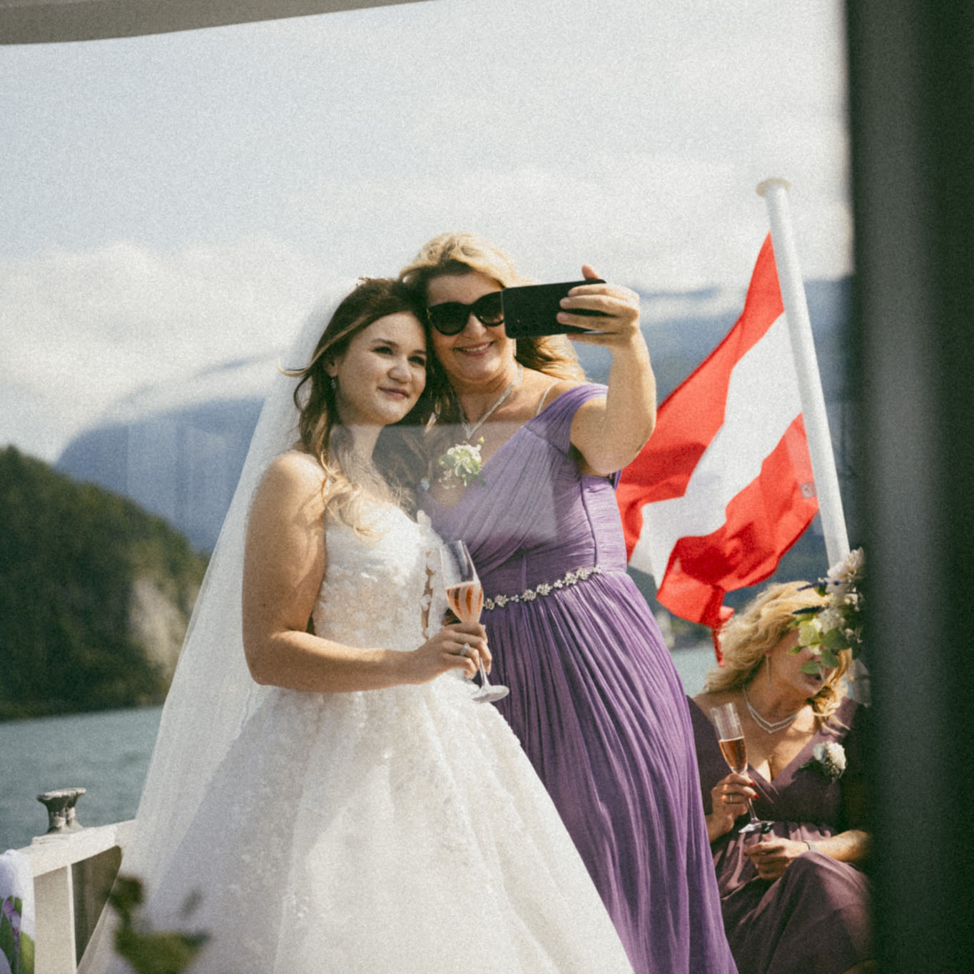 Beatrice & Benjamin – Hochzeit mit Bootsfahrt am Wolfgangsee und Trauung in Strobl