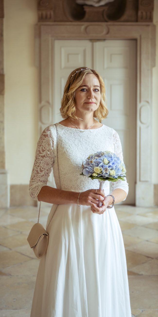 Braut Christine im Marmorsaal von Schloss Mirabell in Salzburg