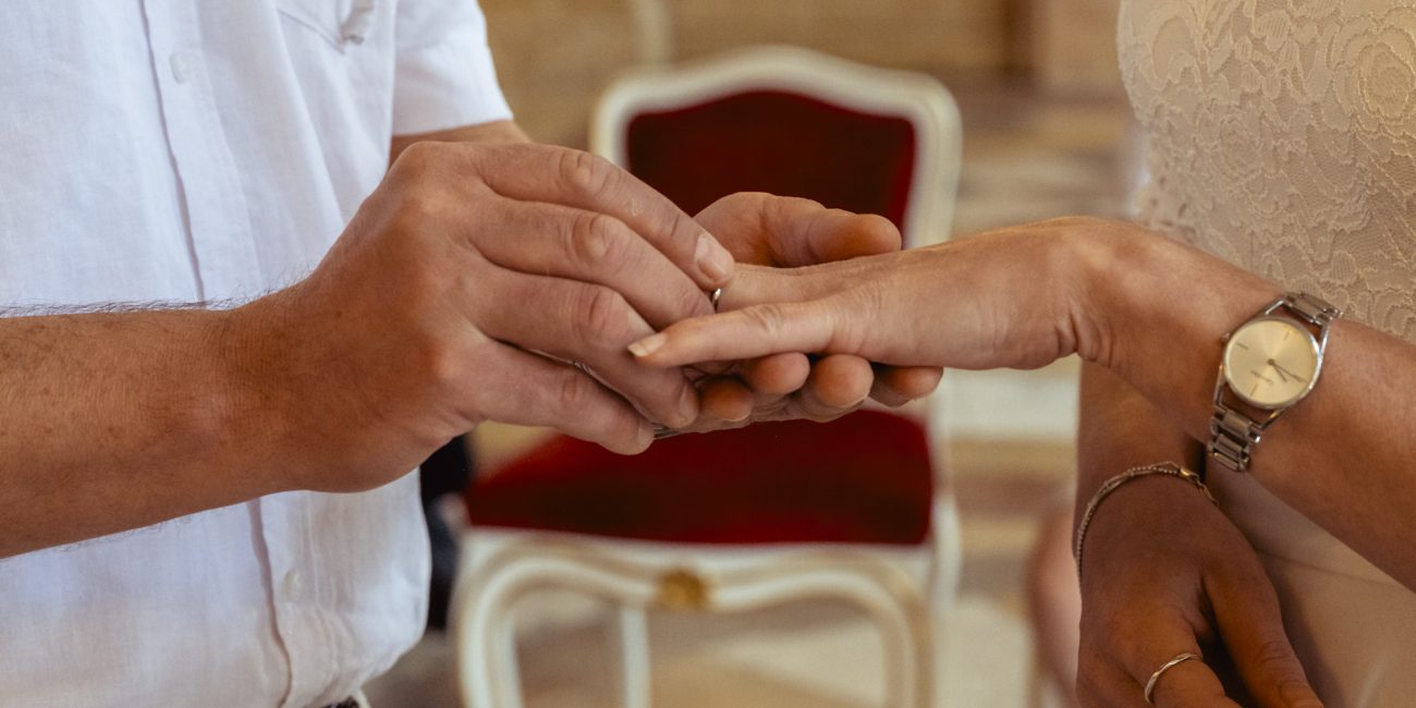 Braut Christine im Marmorsaal von Schloss Mirabell in Salzburg