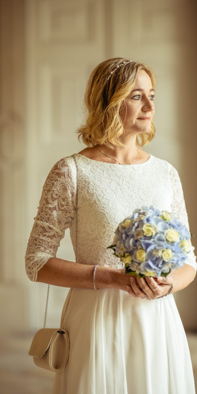 Braut Christine im Marmorsaal von Schloss Mirabell in Salzburg