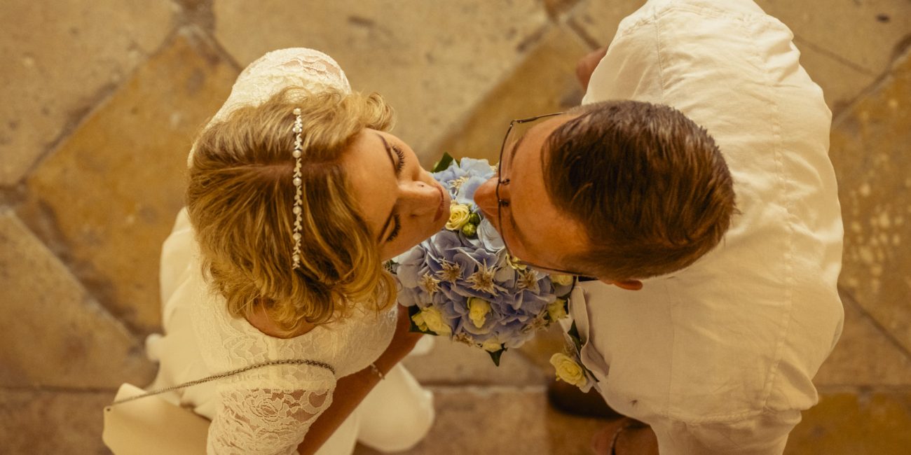 Braut Christine im Marmorsaal von Schloss Mirabell in Salzburg